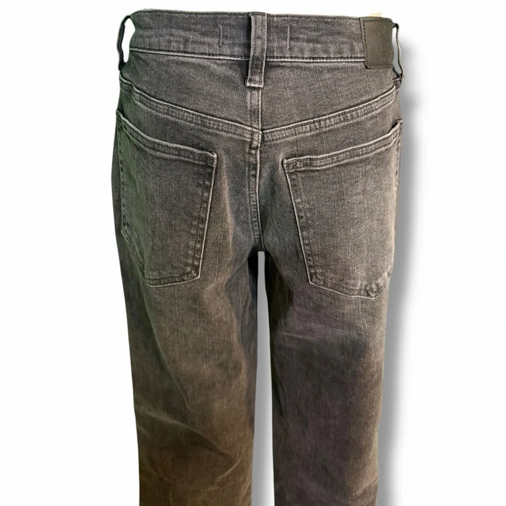 Madewell ‘Petite Mid-Rise Stovepipe Jeans in “Armand” Wash: Raw-Hem Edition 27P